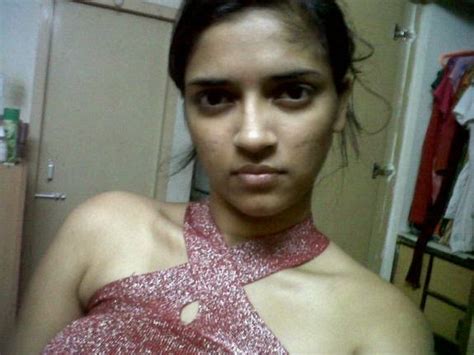 Tamil Actress Vasundhara New Leaked Selfie Hot Pictures With Lover Stills Blogspot In