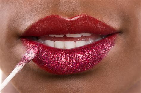 Dazzling Glitter Lips Our Super Easy Tutorial Beautylish