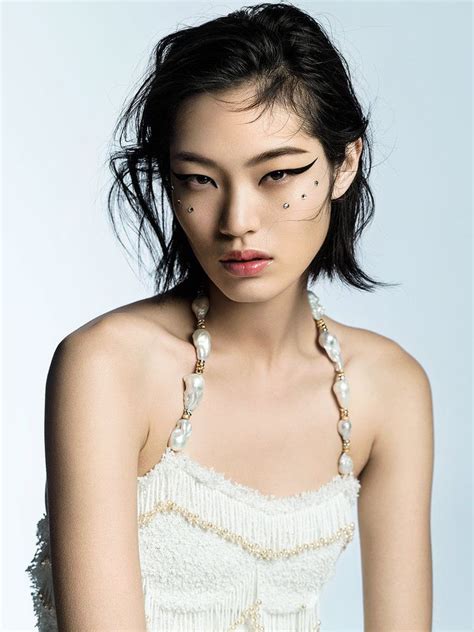 Official profile of fashion photographer zhang jingna including biography, editorials, catalogues, photos, news and more. VOGUE JAPAN - Chiharu Okunugi | Vogue japan beauty, Vogue ...