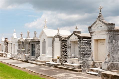 Cemeteries In New Orleans To Visit — Creole Gardens