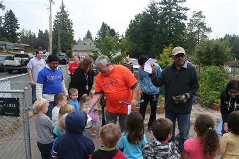 Shoreline Area News Microsoft Volunteers Make A Difference During