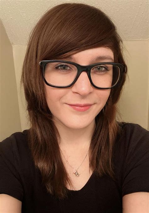 Good Morning Really Feeling Myself Today Hope You All Are Too 🥰 Mtf Enby 28 Rtranspositive