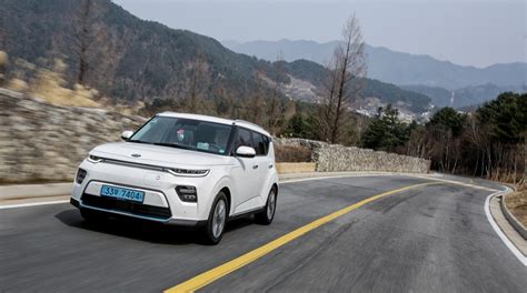 2020 kia soul ev first drive review 243 electric miles in the box flipboard