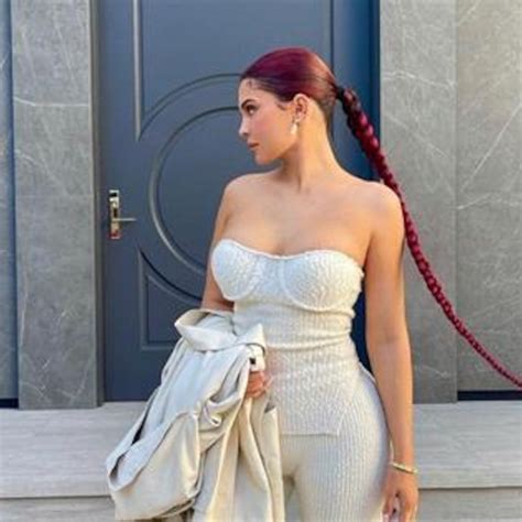 Kylie Jenners Must See Outfit For Last Day Of Filming Kuwtk E