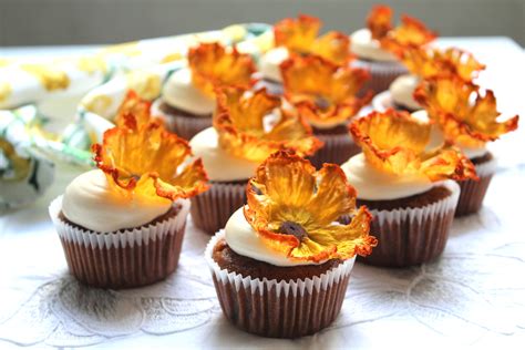 Maybe you would like to learn more about one of these? Hummingbird Cupcakes with Dried Pineapple Flowers - T O N ...
