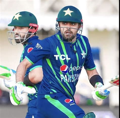 Pin By Oreeda Tanveer On Pakcricket Pakistan Cricket Team Cricket Team Football Helmets
