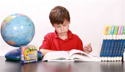 Ada sebagaian anak yang menyukai aktivitas belajar. Banyak Membaca, Cara Ampuh Tingkatkan Prestasi Anak | Baca ...