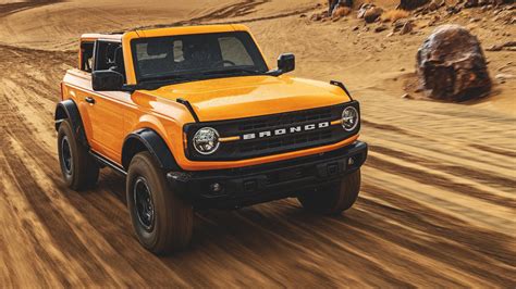 2021 Ford Bronco Buyers Guide Reviews Specs Comparisons