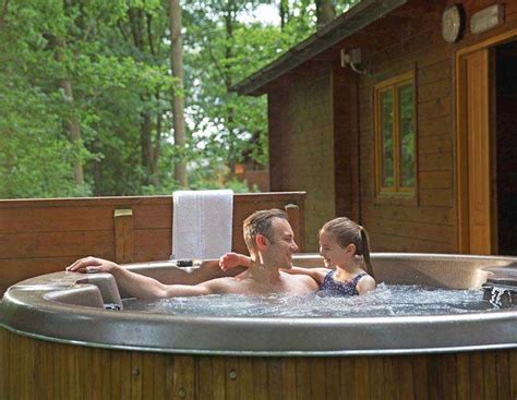 20 Superb Lodges In Heart Of England With Hot Tubs To Rent