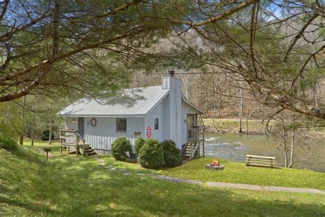 River Cabin 1 Bedroom Cabin With River View Near Gatlinburg