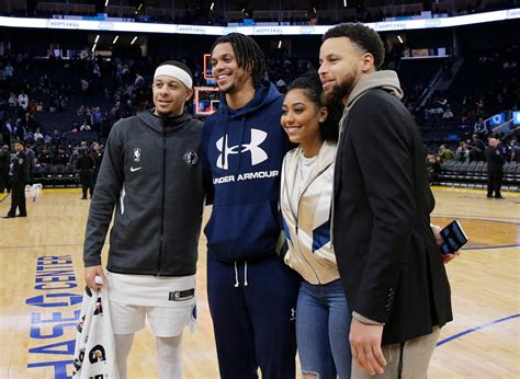 He was walking up the stairs, i was sitting in the stands and we kind of made eye contact, curry said. Damion Lee gets new Warriors contract, cites Seth Curry as ...