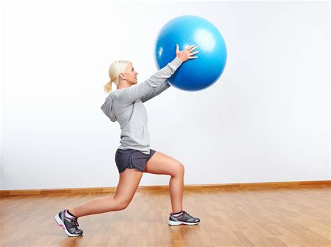 3 exercises to improve your balance and avoid injury - Easy Health Options®