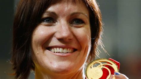 Commonwealth Games Cyclist Anna Meares Wins Australias First Gold Medal In Glasgow Winning