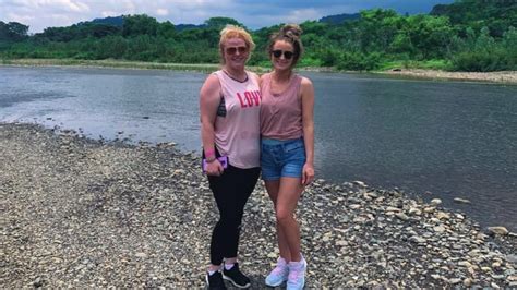 leah messer s sister pregnant with man she met on costa rica trip with leah and kailyn lowry