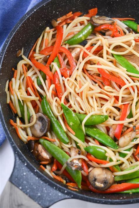 The veggies add lots of texture and colors to this beautiful dish. EASY Keto Lo Mein - Low Carb Lo Mein Idea - Quick ...