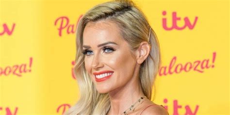 Love Islands Laura Anderson Announces Shes Pregnant Spinsouthwest