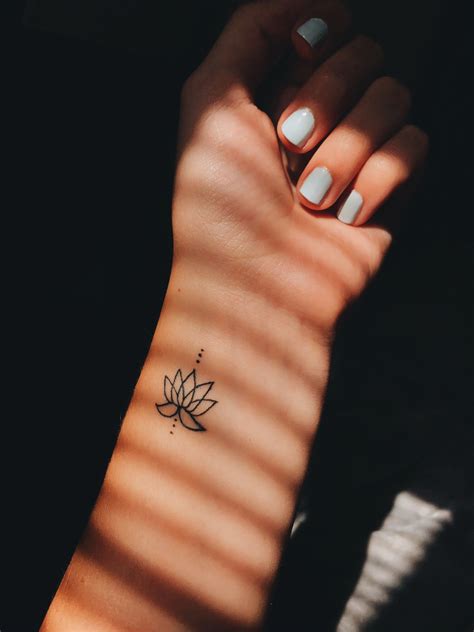 Cute Small Hand Tattoos For Females Best Tattoo Ideas