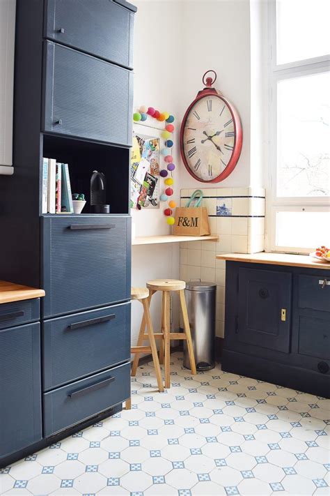 Follow professional painter roy evans' step by step guide to restore your kitchen with ease and achieve a professional. Halloween Book Covers - Free Printable! | Bedroom ...