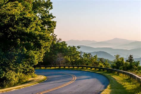 8 Of The Best Scenic Drives In The Smoky Mountains Mountain Modern Lodges
