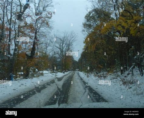 Road During Slippery Winter Conditions Stock Photo Alamy