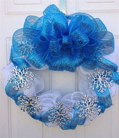 35 Frosty Blue And White Christmas Décor Ideas Digsdigs