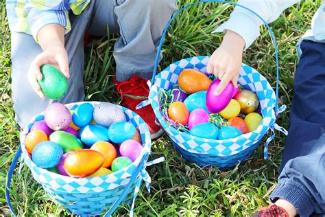 Out Of The Box Easter Egg Hunt Idea Stuff Your Easter Eggs With Welch