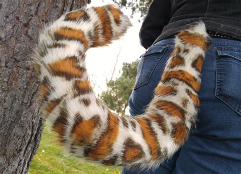 36 Leopard Tail Anthrowear
