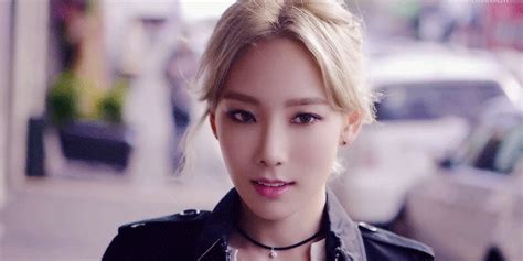 Kim Taeyeon  Find And Share On Giphy