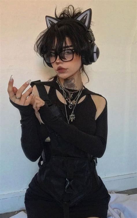 Cute Egirl Style With Yowu Headphones Hair Inspiration Short Egirl