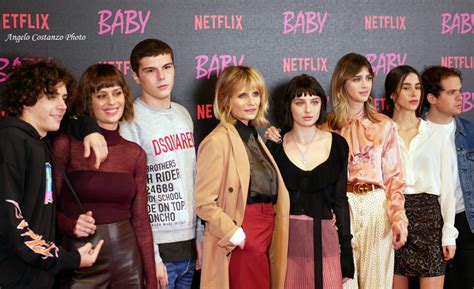Andrea de sica,anna negri (st. Baby, la serie Netflix sulle baby squillo: il video della ...