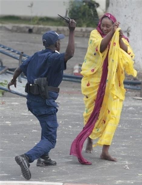 Exclusive Vidéo Photos La Barbarie De La Police Sénégalaise