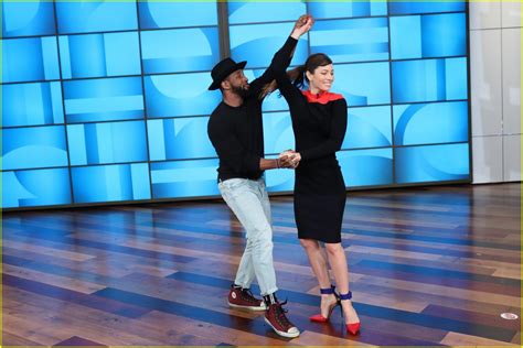 Jessica Biel Does Dirty Dancing Lift On Ellen It S Amazing Watch Now Photo