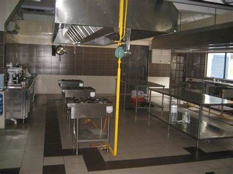 Rak besi jenis ini ada banyak saiz. Susun Atur Dapur Kedai Makan | Desainrumahid.com
