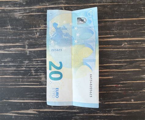 Euro spielgeld scheine, 40 geldscheine nahezu in originalgröße, insgesamt 7 werte mit dem drucken von banknoten im 17. Geldscheine Drucken Originalgröße - Kostenloses Spielgeld zum Ausdrucken / Ihre geldscheine ...