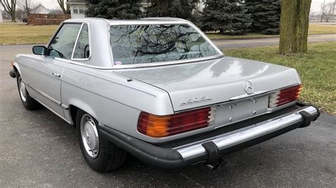 Дата выпуска модели транспортного средства: 1975 Mercedes-Benz 450SL Convertible | T13 | Glendale 2020