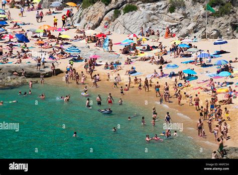 der fkk strand von playa cala sa boadella am stadtrand von lloret de mar in spanien