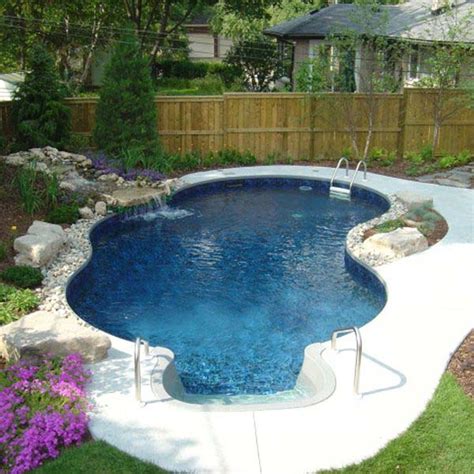 28 Fabulous Small Backyard Designs With Swimming Pool