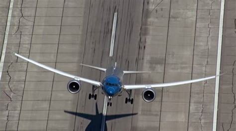 Video Boeing Dreamliners Near Vertical Takeoff Is A Must Watch The