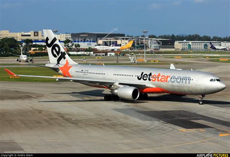 Vh Ebk Jetstar Airways Airbus A330 200 At Singapore Changi Photo