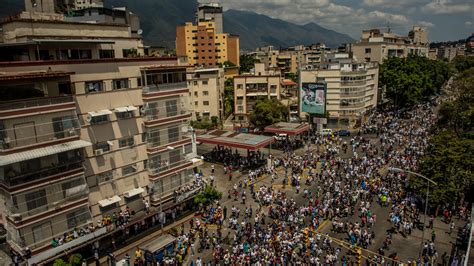 Power Still Flickering Venezuelans Take To Streets To Protest The New York Times