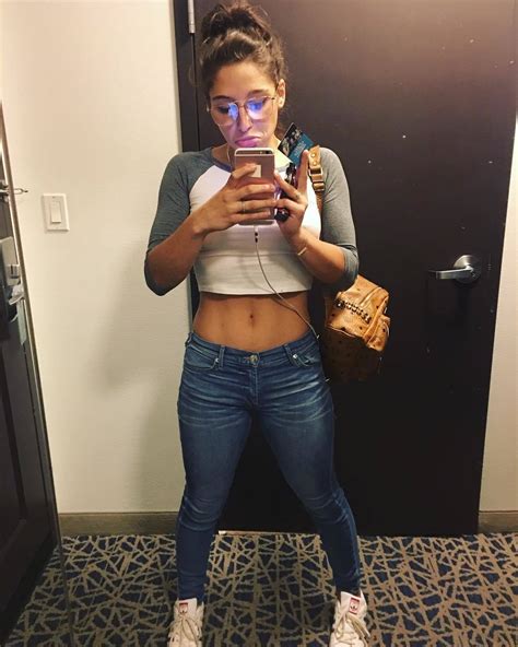 La Diosa Abella Danger Rompe Corazones En Instagram Femme Taringa