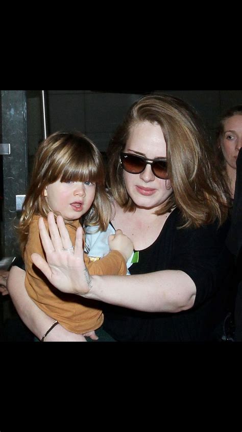 Adele With Her Baby Angelo Mulheres