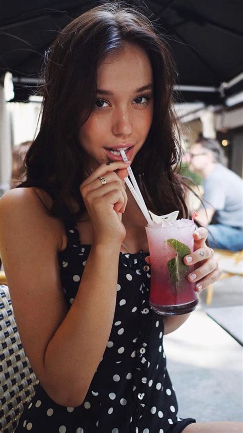 fruit vibes alexis ren sports illustrated brunette beauty how to pose celebs celebrities