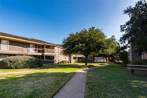 Huntington - Apartments in College Station, TX