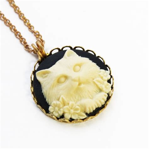 Cat Cameo Necklace In Black Cat Jewelry Jewelry Cameo Necklace