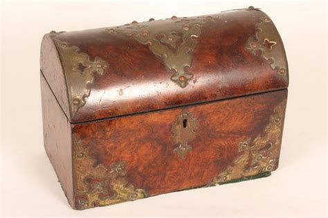Late Victorian Tea Caddy In Burr Walnut Of Trunk Form Tea Caddies
