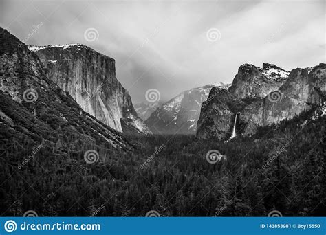 Yosemite National Park Black And White Stock Image Image Of Scene