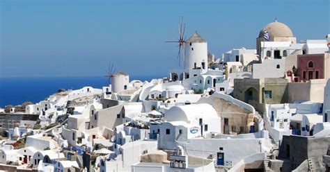 Why Are Most Houses White Painted In Santorini
