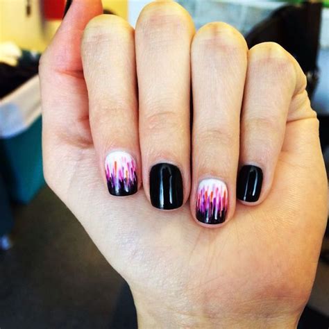 déco ongle gel noir à accents multicolores nail decoration nail art designs simple nail
