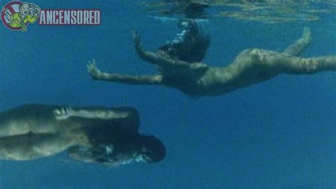 Phoebe Cates Desnuda En Paradise